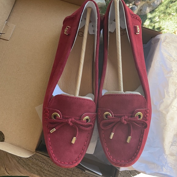 UGG Eevon Moccasin - Picture 7 of 7